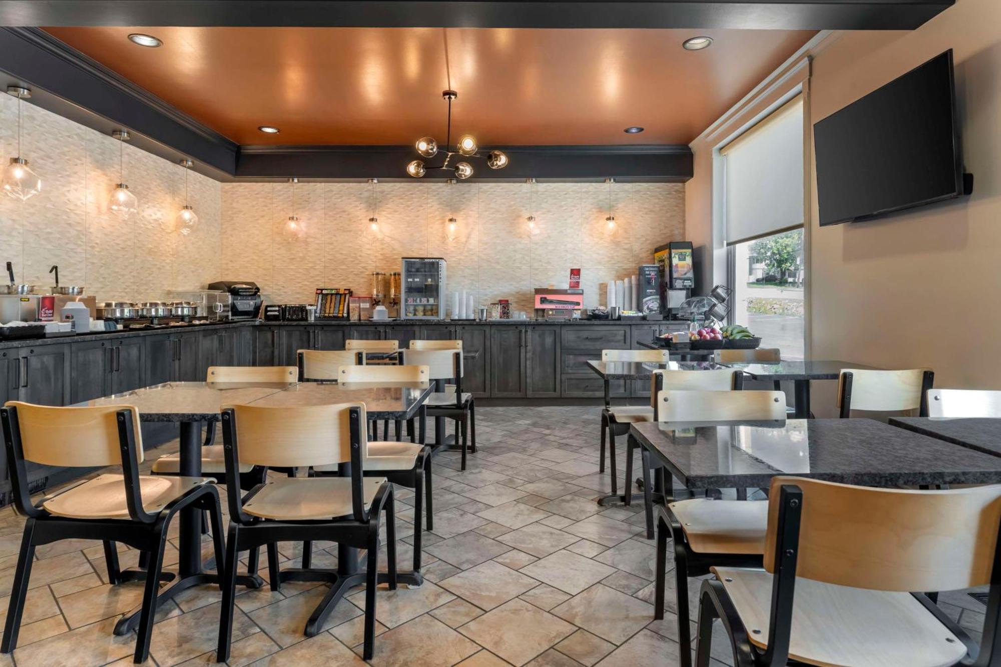 Best Western Plus Edmundston Bagian luar foto